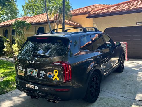 Used 2022 Kia Telluride SX w/ SX Prestige Package AWD/4WD image 4