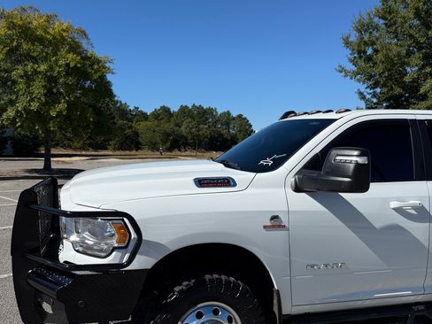 Used 2024 RAM 3500 Big Horn w/ Sport Appearance Package image 15