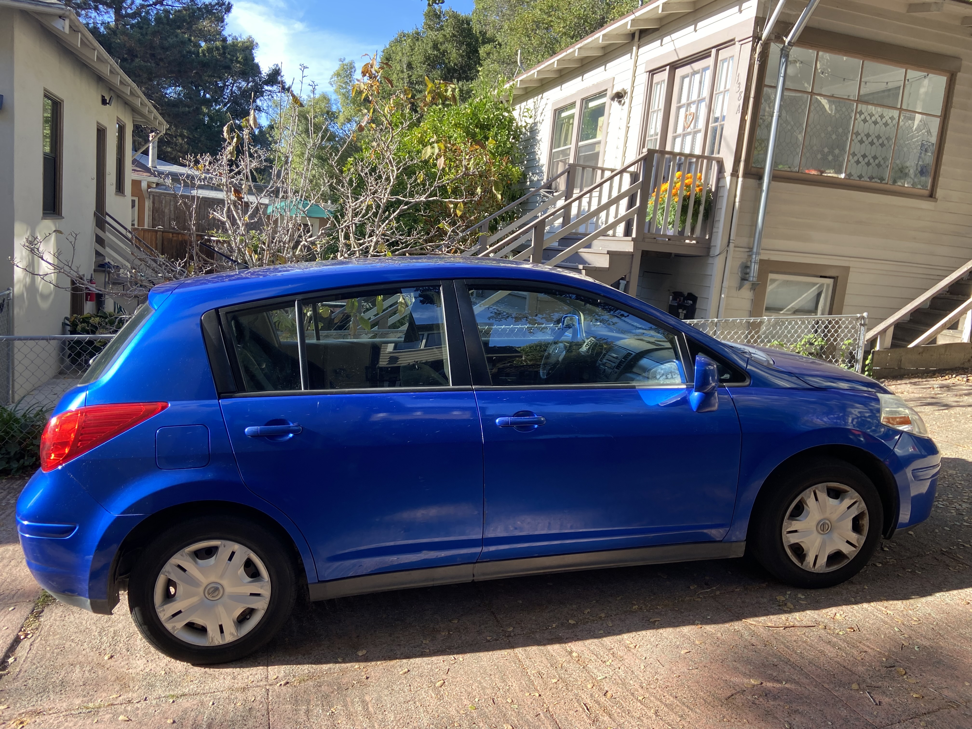Used 2011 Nissan Versa 1.8 S FWD image 5