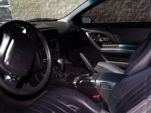 Used 2002 Chevrolet Camaro Z28 w/ SS Performance/Appearance Pkg image 12