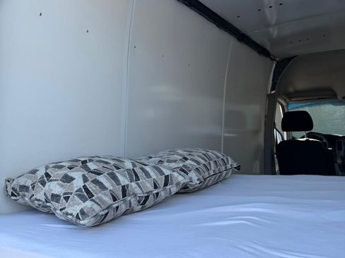 Used 2015 Mercedes-Benz Sprinter 2500 image 11
