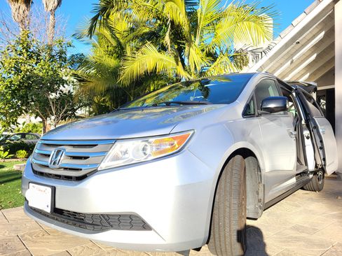 Used 2011 Honda Odyssey EX-L image 8