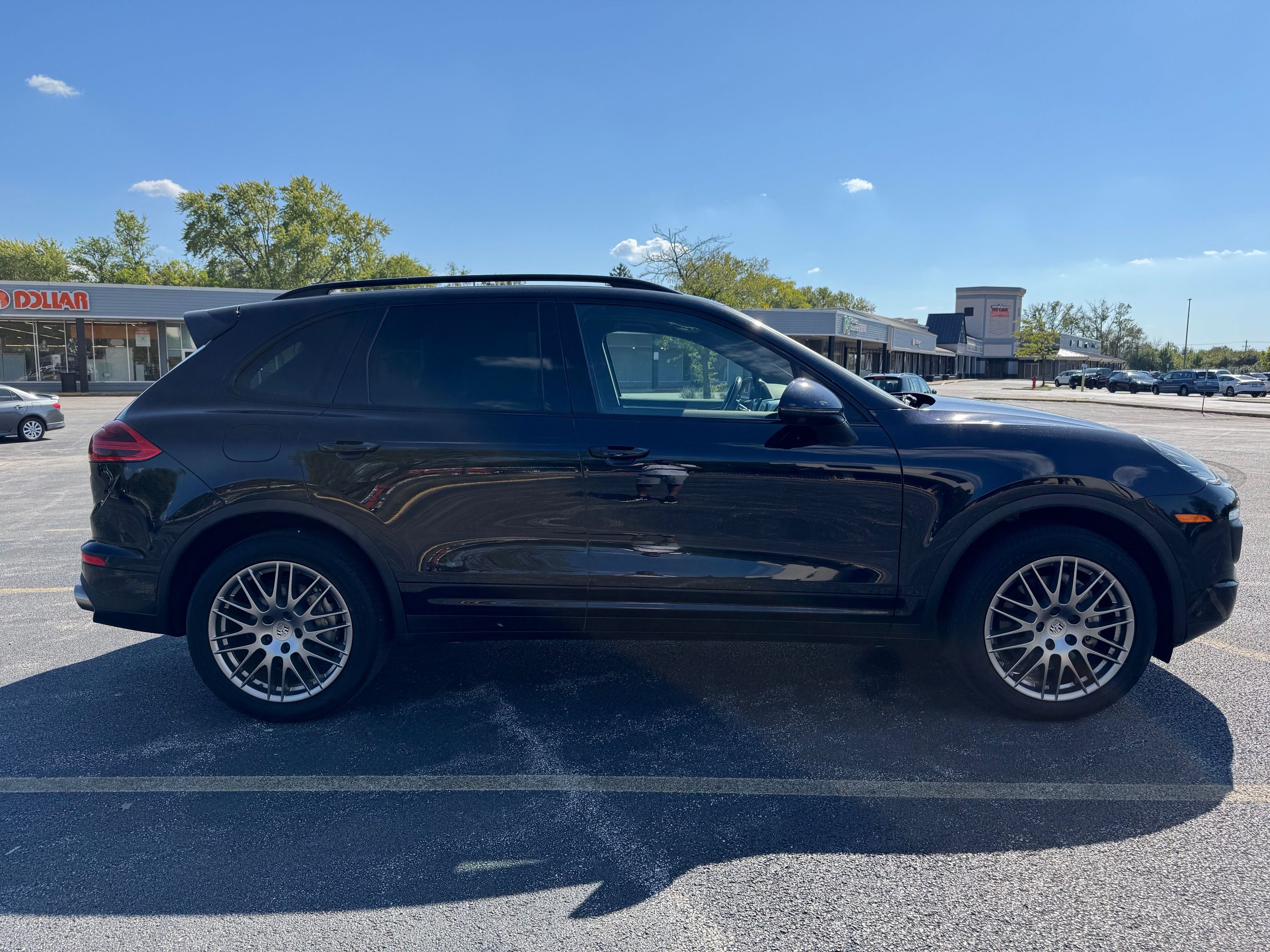 Used 2017 Porsche Cayenne S AWD/4WD image 5