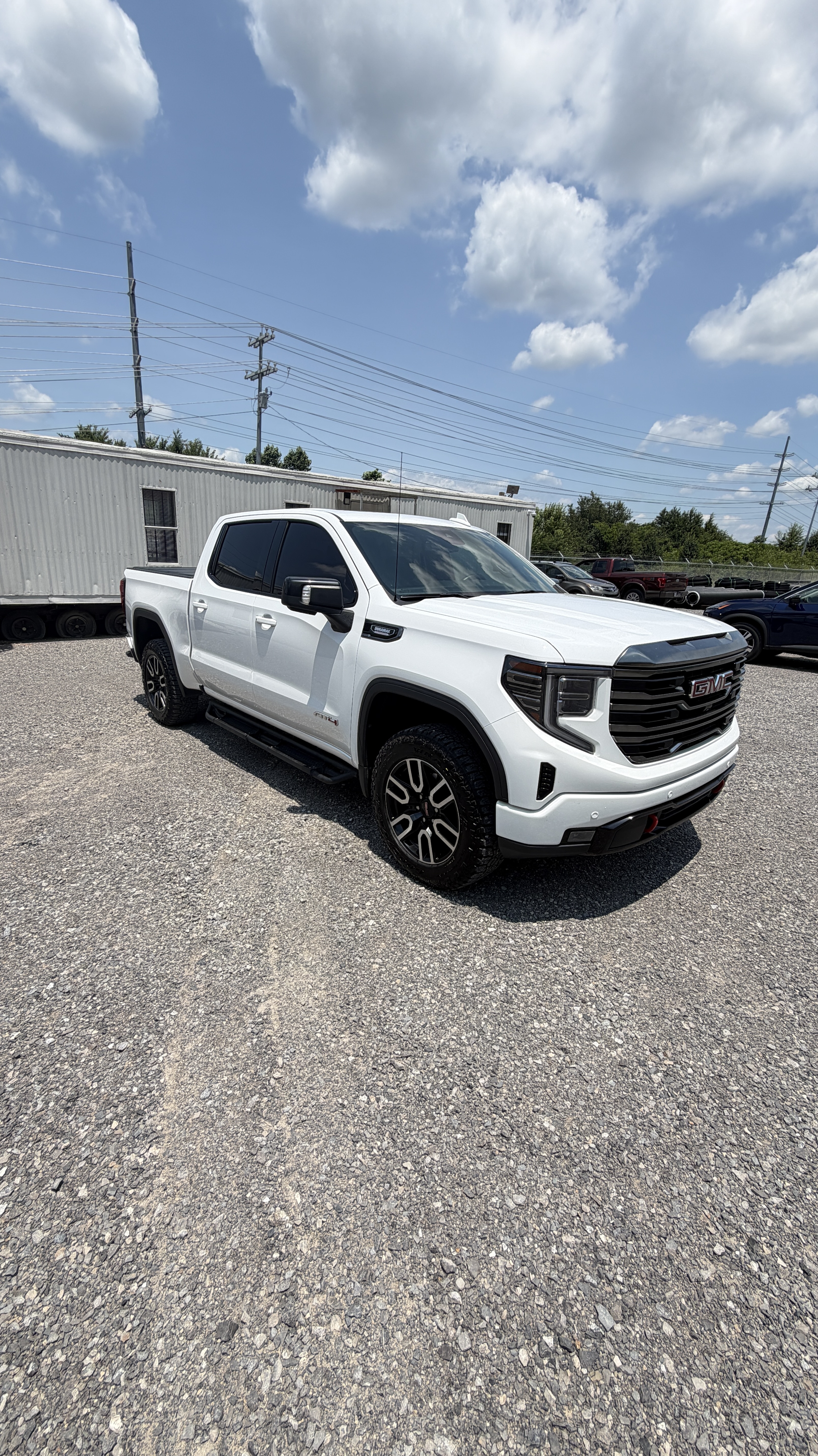 Used 2023 GMC Sierra 1500 AT4 w/ AT4 Preferred Package AWD/4WD image 1
