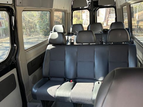 Used 2015 Mercedes-Benz Sprinter 2500 image 9