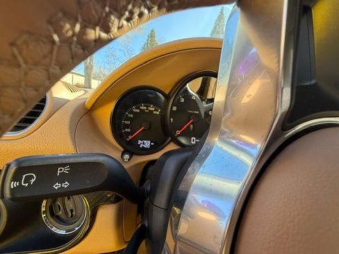 Used 2017 Porsche 718 Boxster RWD image 6