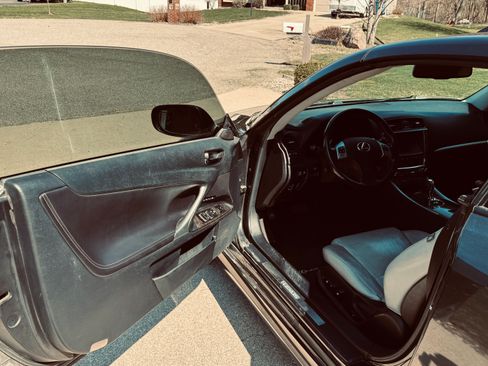 Used 2011 Lexus IS 350C w/ Luxury Pkg image 13