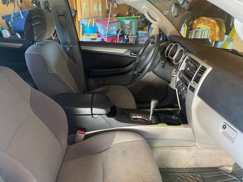 Used 2005 Toyota 4Runner Sport RWD image 4