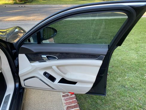 Used 2012 Porsche Panamera Turbo S image 17