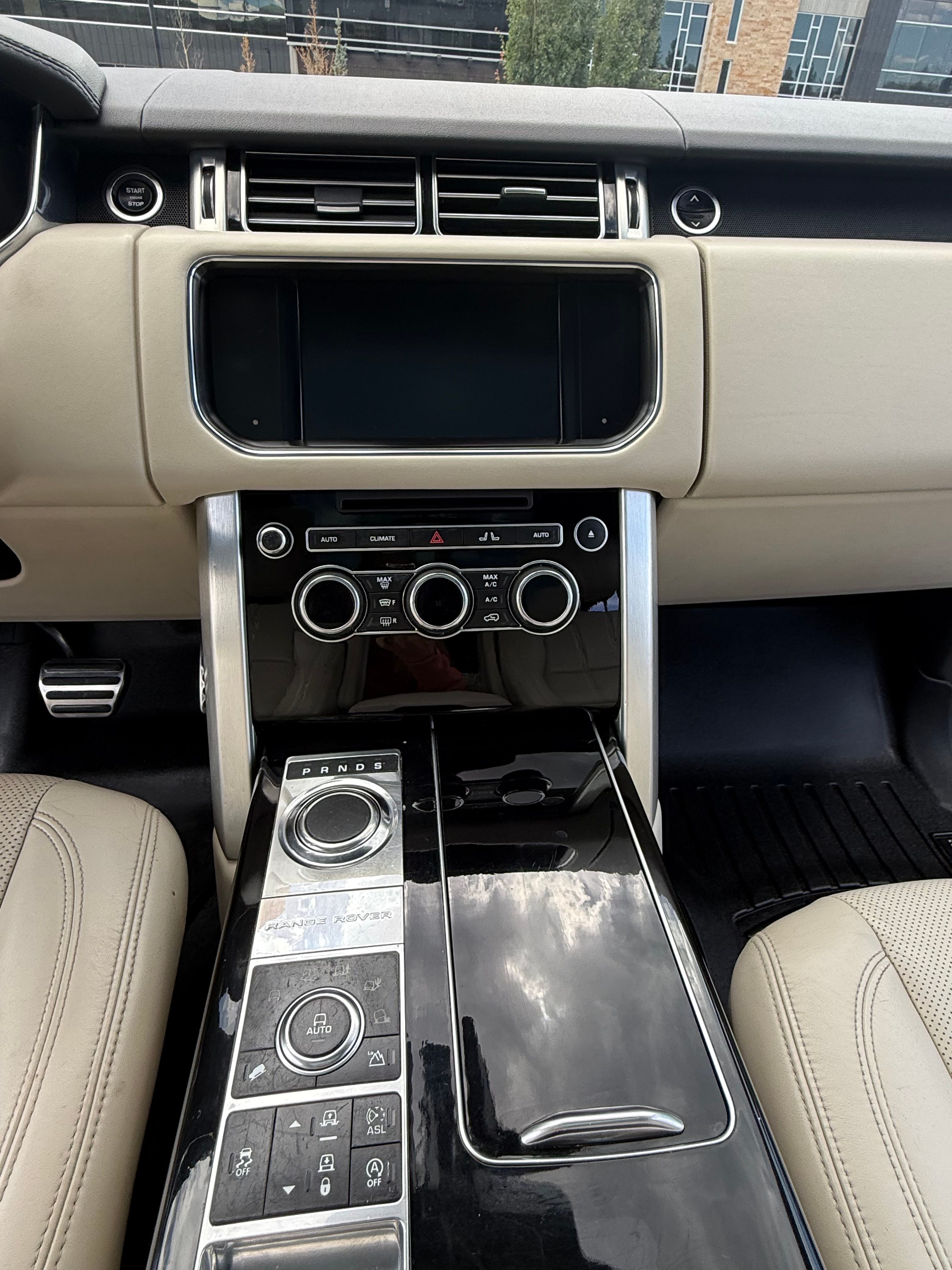 Used 2015 Land Rover Range Rover Supercharged AWD/4WD image 12