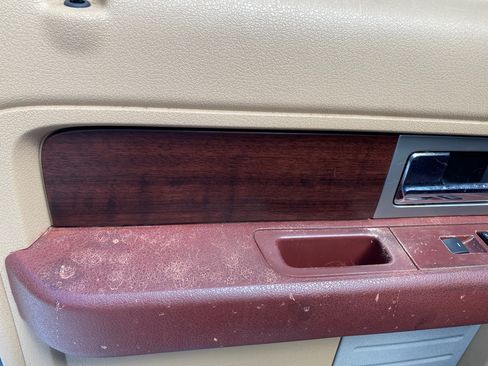 Used 2013 Ford F150 King Ranch w/ King Ranch Luxury Pkg image 14