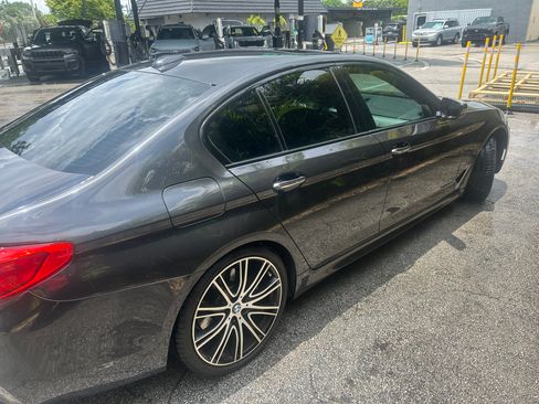 Used 2018 BMW M550i xDrive AWD/4WD image 2