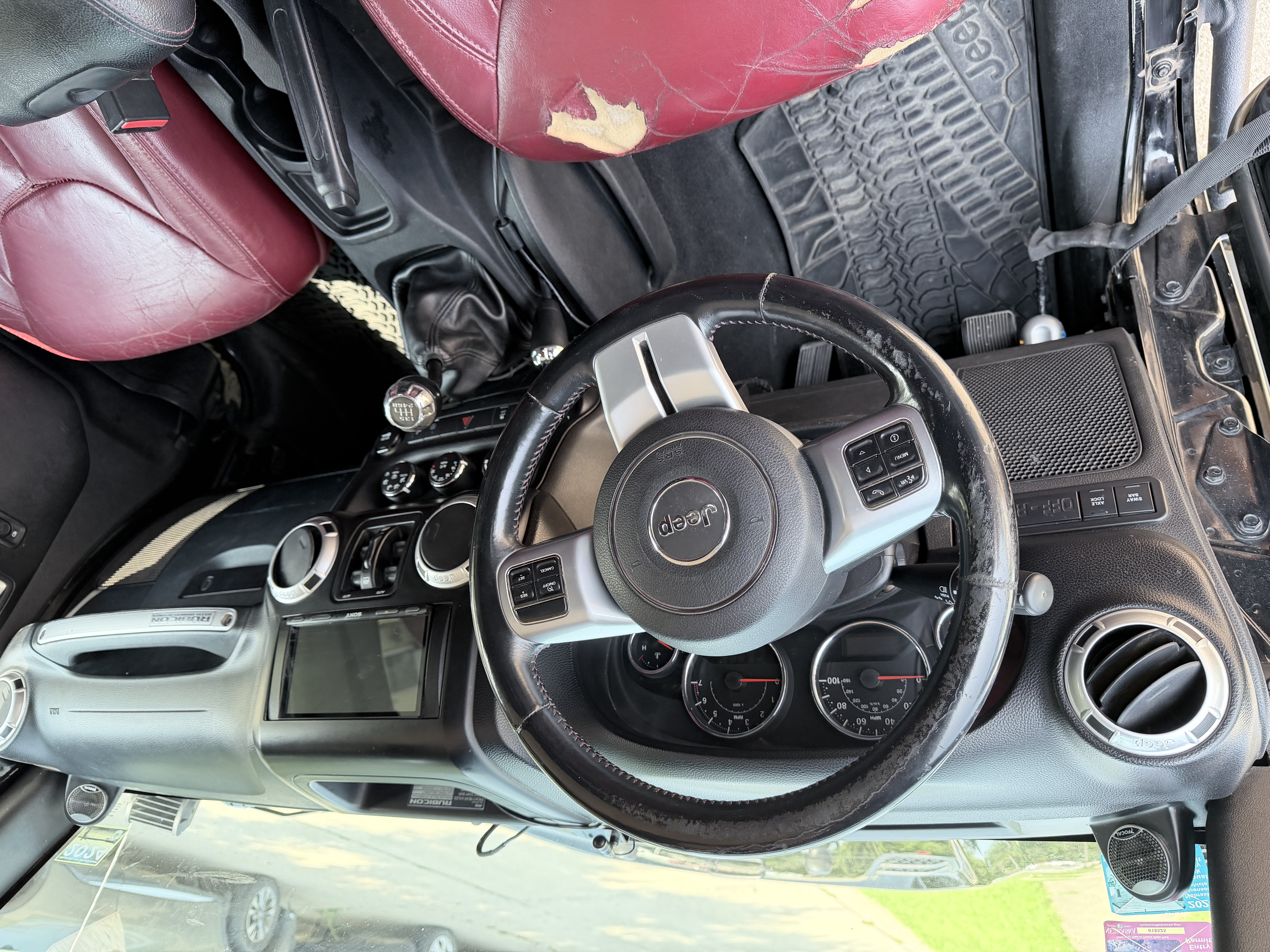 Used 2013 Jeep Wrangler Unlimited Rubicon AWD/4WD image 18