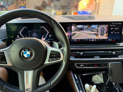 Used 2024 BMW X5 sDrive40i w/ M Sport Package image 11