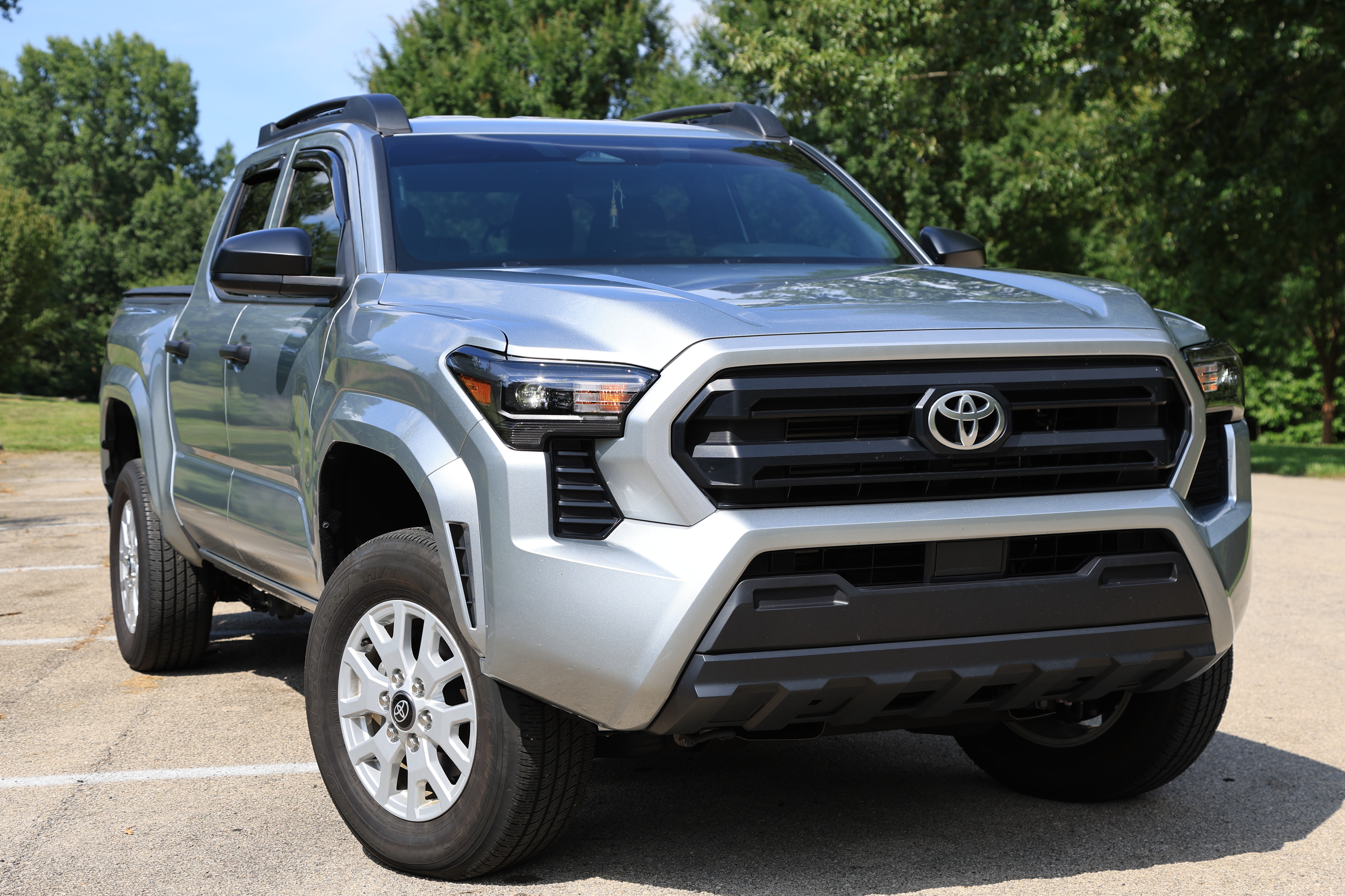 Used 2024 Toyota Tacoma SR AWD/4WD image 1