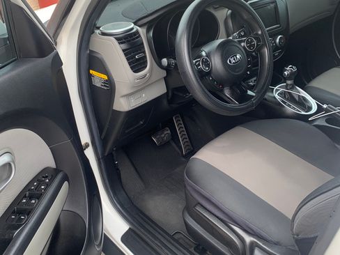 Used 2014 Kia Soul FWD image 5