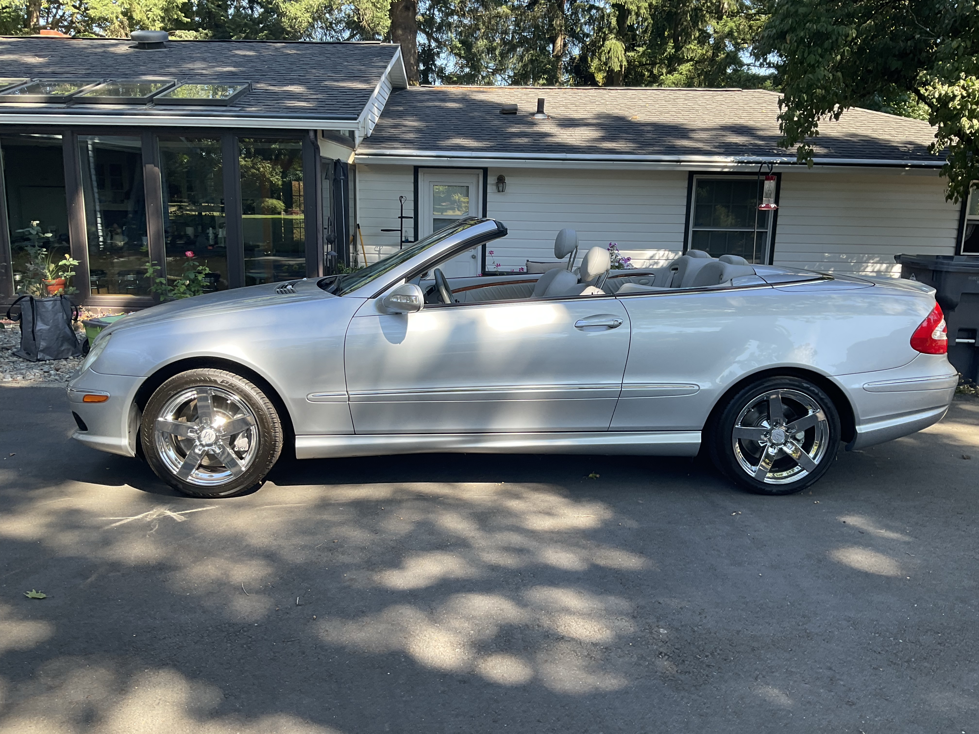 Used 2005 Mercedes-Benz CLK 500 Cabriolet image 1