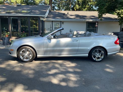 Used 2005 Mercedes-Benz CLK 500 Cabriolet image 1