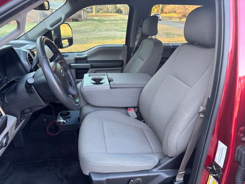 Used 2016 Ford F150 XLT w/ Equipment Group 302A Luxury image 6