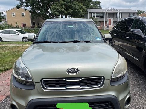 Used 2012 Kia Soul + FWD image 1