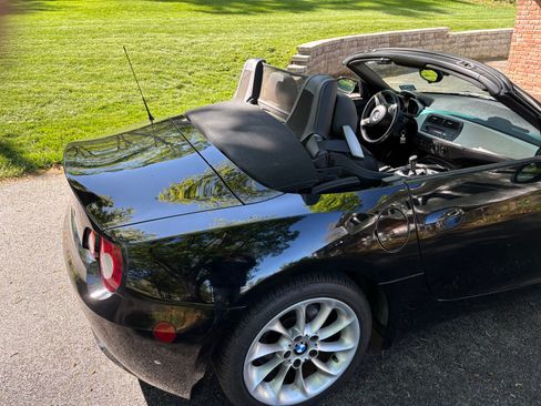 Used 2005 BMW Z4 2.5i RWD image 4
