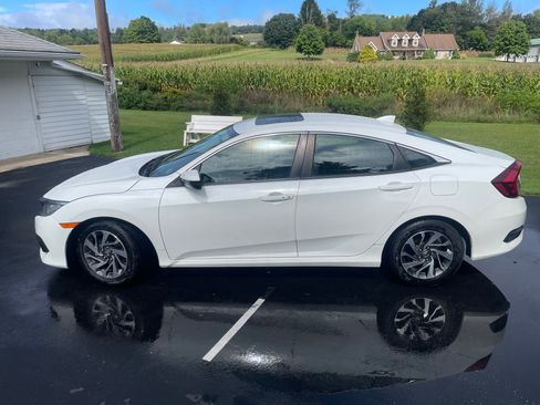 Used 2017 Honda Civic EX image 2