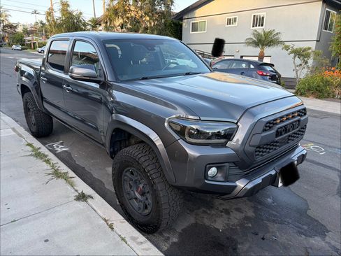 Used 2019 Toyota Tacoma TRD Sport image 6