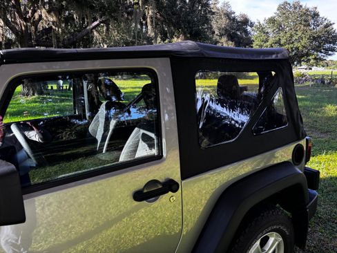 Used 2017 Jeep Wrangler Sport AWD/4WD image 4