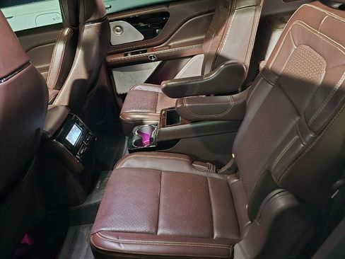 Used 2020 Lincoln Aviator Black Label Grand Touring w/ Class IV Trailer Tow Package image 16