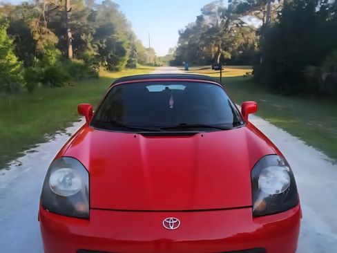 Used 2002 Toyota MR2 image 2