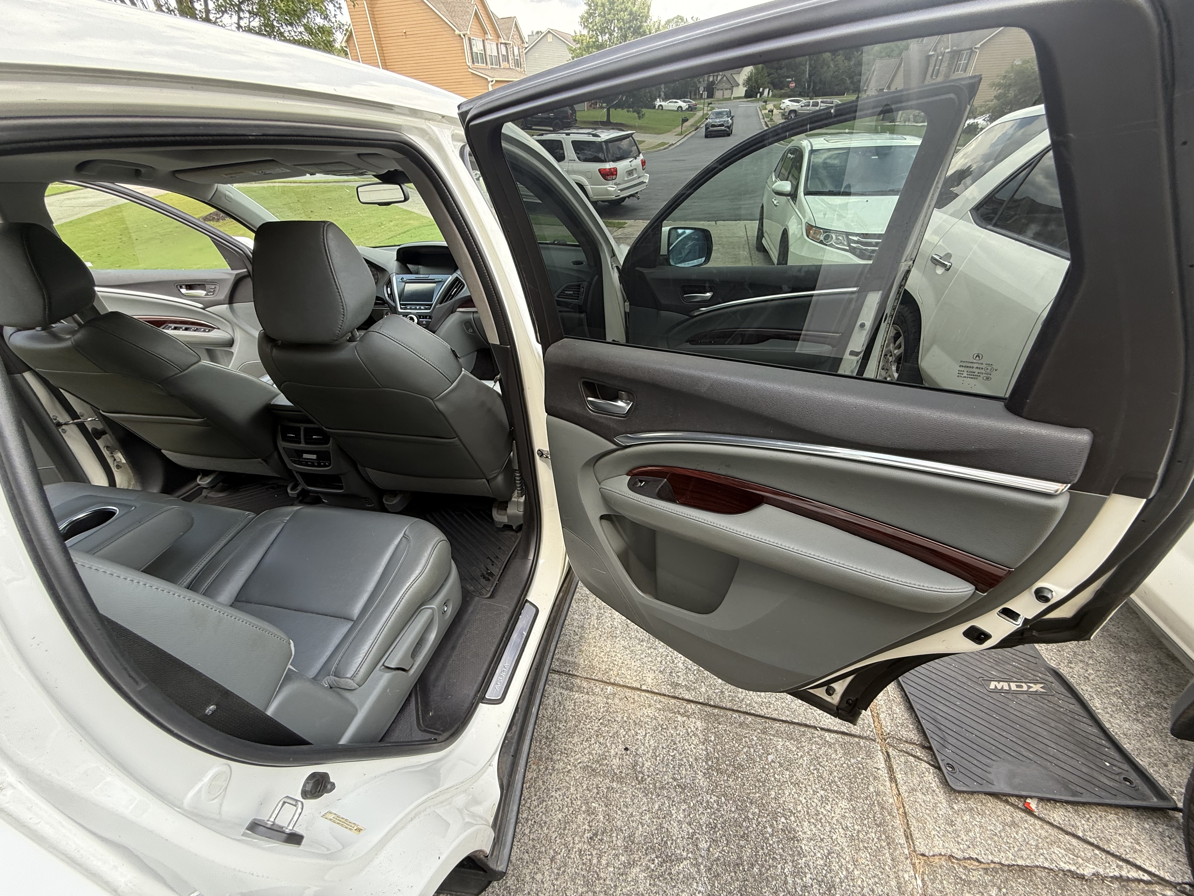 Used 2015 Acura MDX w/ Technology Package AWD/4WD image 13