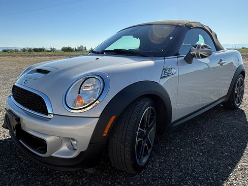 Used 2013 MINI Cooper Roadster S FWD image 2