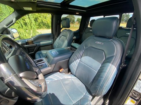 Used 2018 Ford F150 Limited image 12