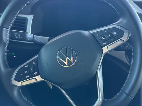 Used 2022 Volkswagen Atlas Cross Sport SE image 5