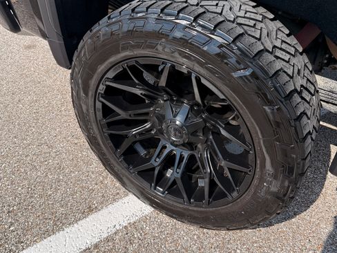 Used 2024 GMC Sierra 2500 AT4 w/ AT4 Premium Plus Package image 14