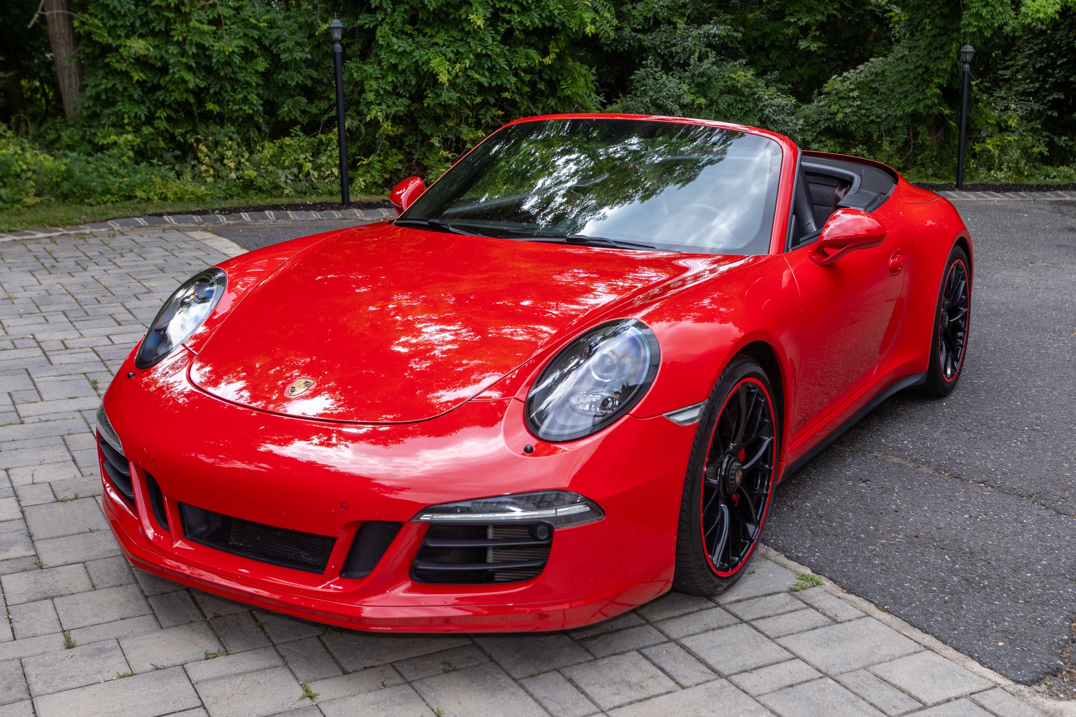 Used 2016 Porsche 911 Carrera GTS RWD image 8