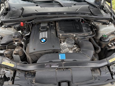 Used 2009 BMW 335i Convertible image 11