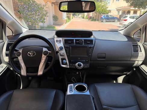 Used 2013 Toyota Prius V Five image 14