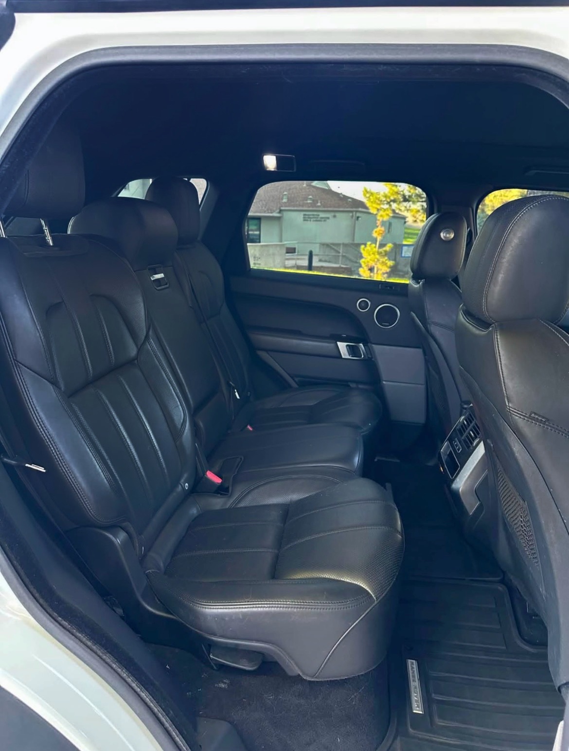 Used 2017 Land Rover Range Rover Sport Supercharged AWD/4WD image 18