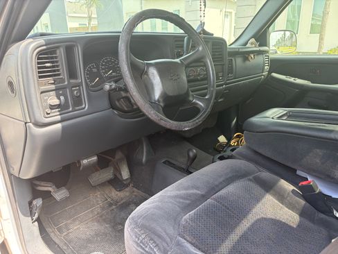 Used 2002 Chevrolet Silverado 1500 LS w/ Heavy Duty Suspension Pkg AWD/4WD image 10