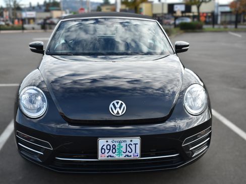 Used 2017 Volkswagen Beetle 1.8T S image 9