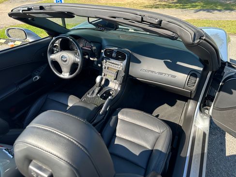 Used 2012 Chevrolet Corvette Convertible RWD image 9