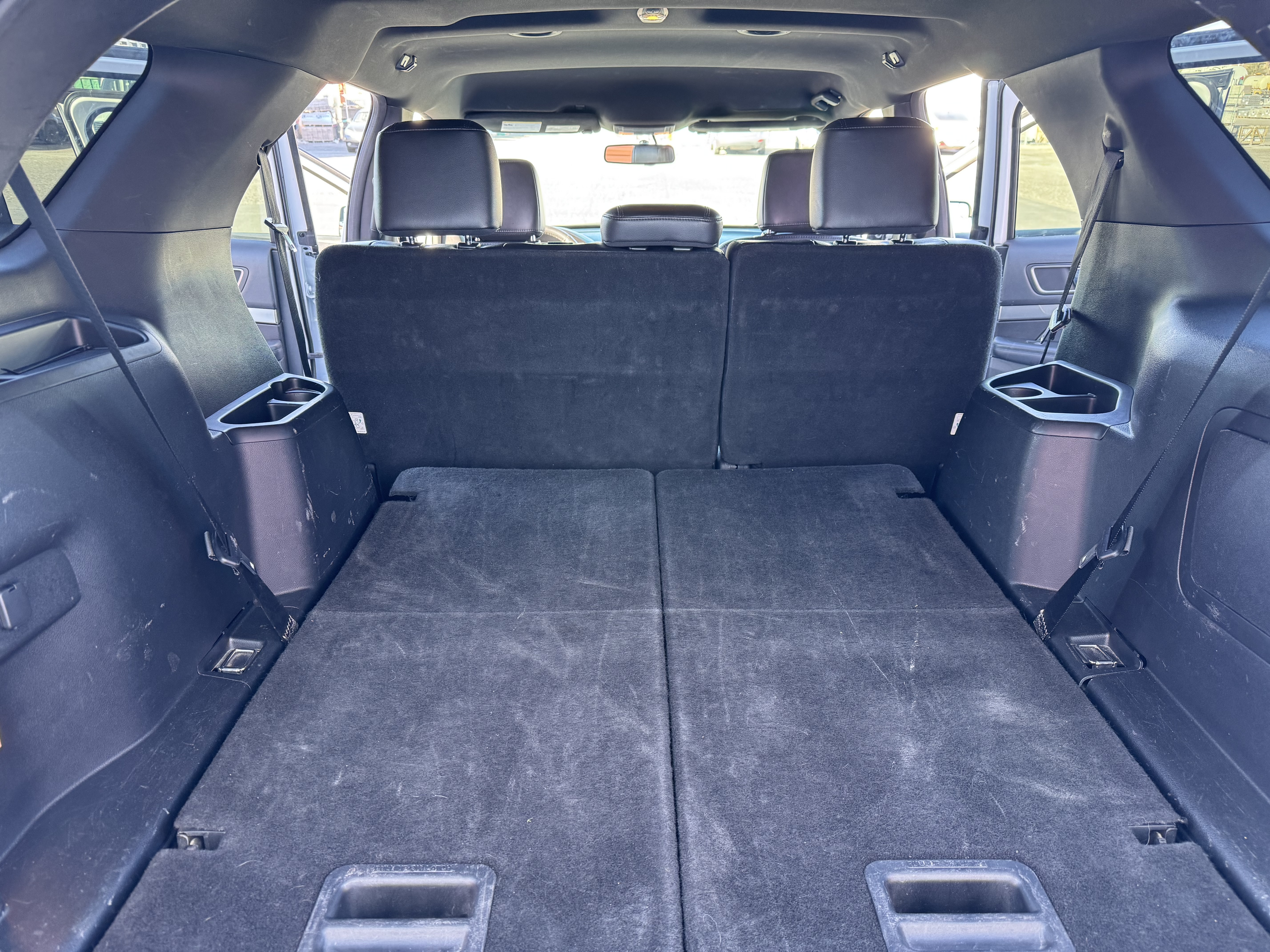 Used 2018 Ford Explorer XLT w/ Equipment Group 202A FWD image 12