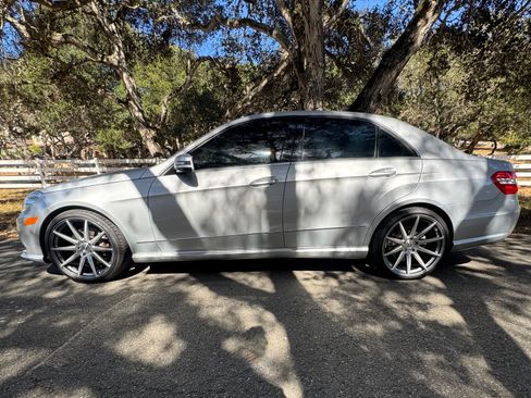 Used 2011 Mercedes-Benz E 550 Sedan image 8