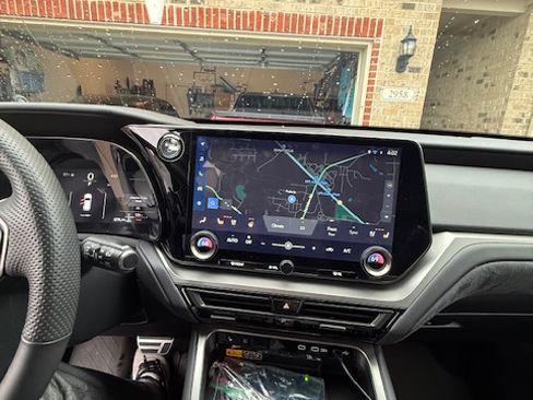 Used 2024 Lexus TX 500h AWD image 12