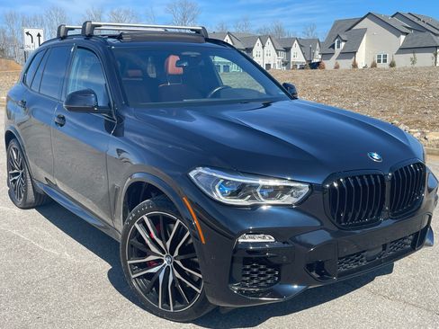Used 2021 BMW X5 M50i w/ Executive Package image 4