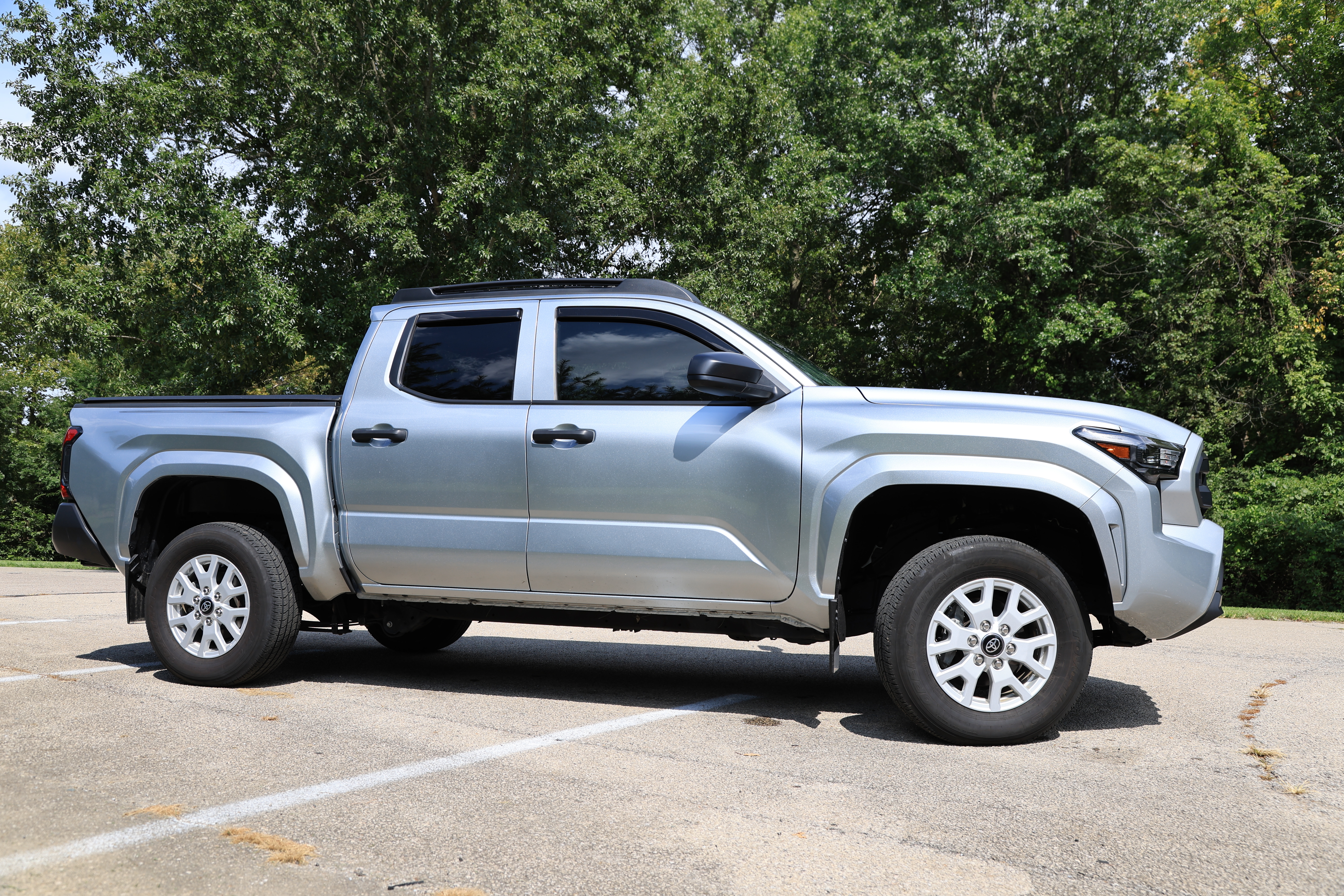 Used 2024 Toyota Tacoma SR AWD/4WD image 2