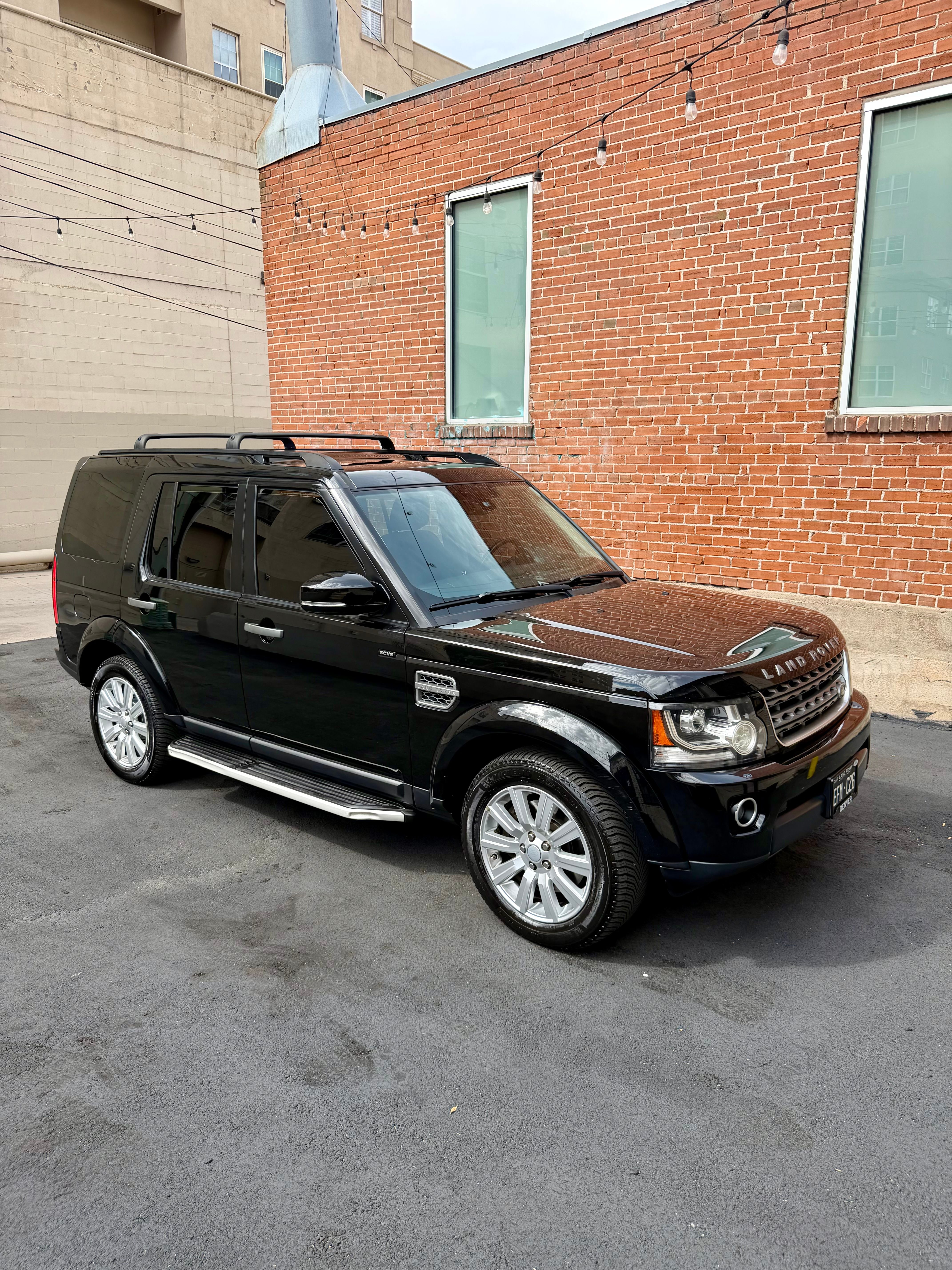 Used 2016 Land Rover LR4 AWD/4WD image 1