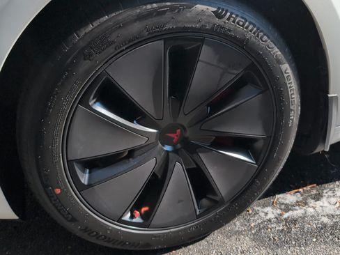 Used 2024 Tesla Model 3 Standard Range image 15