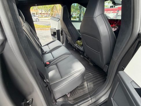 Used 2024 Tesla Cybertruck AWD Crew Cab image 18